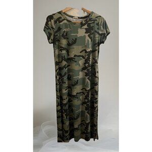 WOMEN’S TEE SHIRT DRESS   SPANDEX GREEN CAMO SIZE  LARGE SIDE SLITS PULL ON EASY
